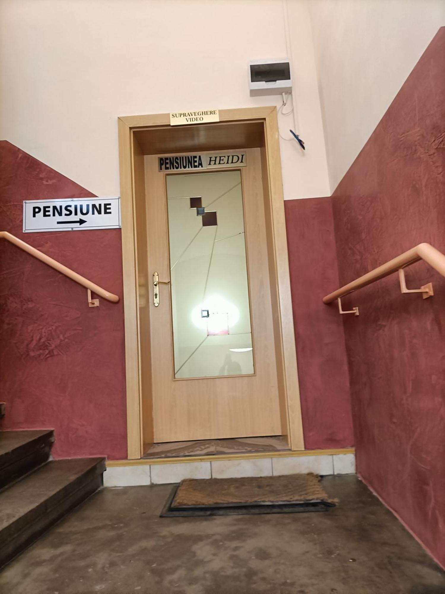 Отель Casa Heidi Тимишоара Экстерьер фото