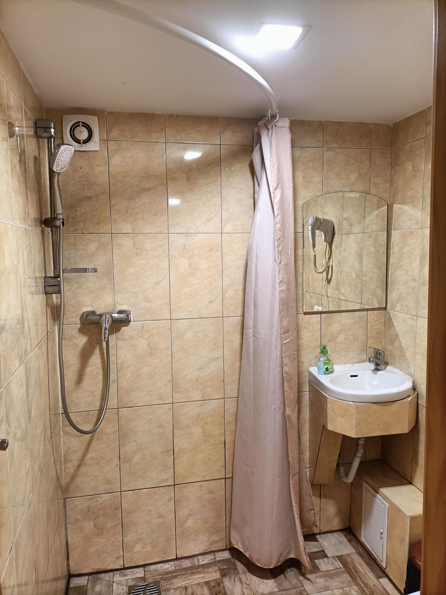 Отель Casa Heidi Тимишоара Экстерьер фото