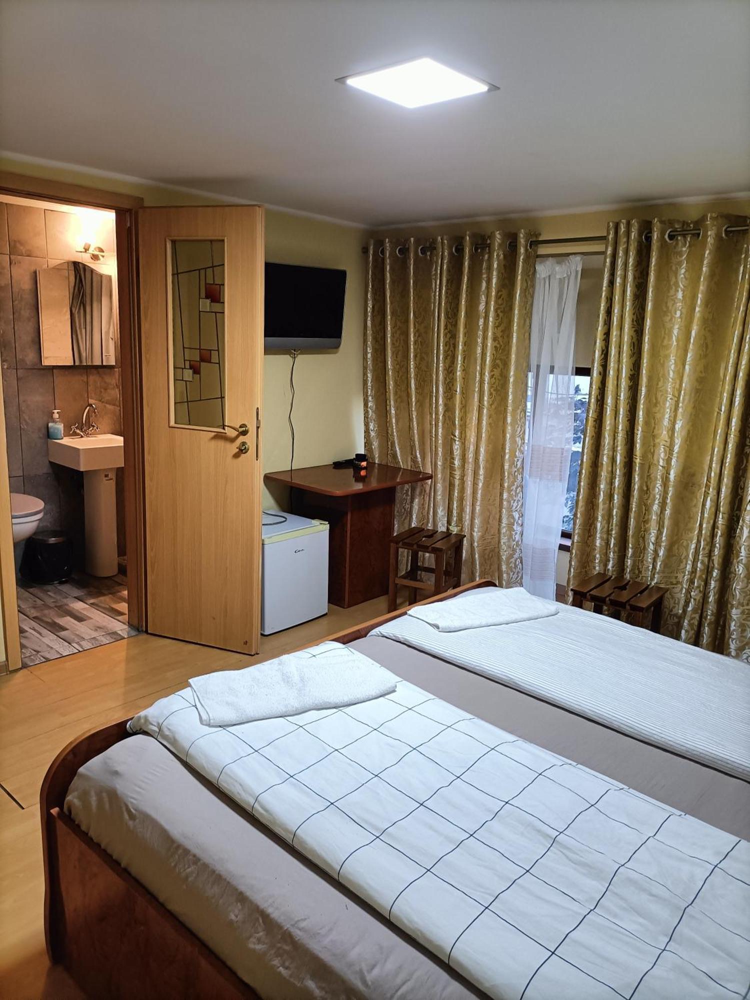 Отель Casa Heidi Тимишоара Экстерьер фото