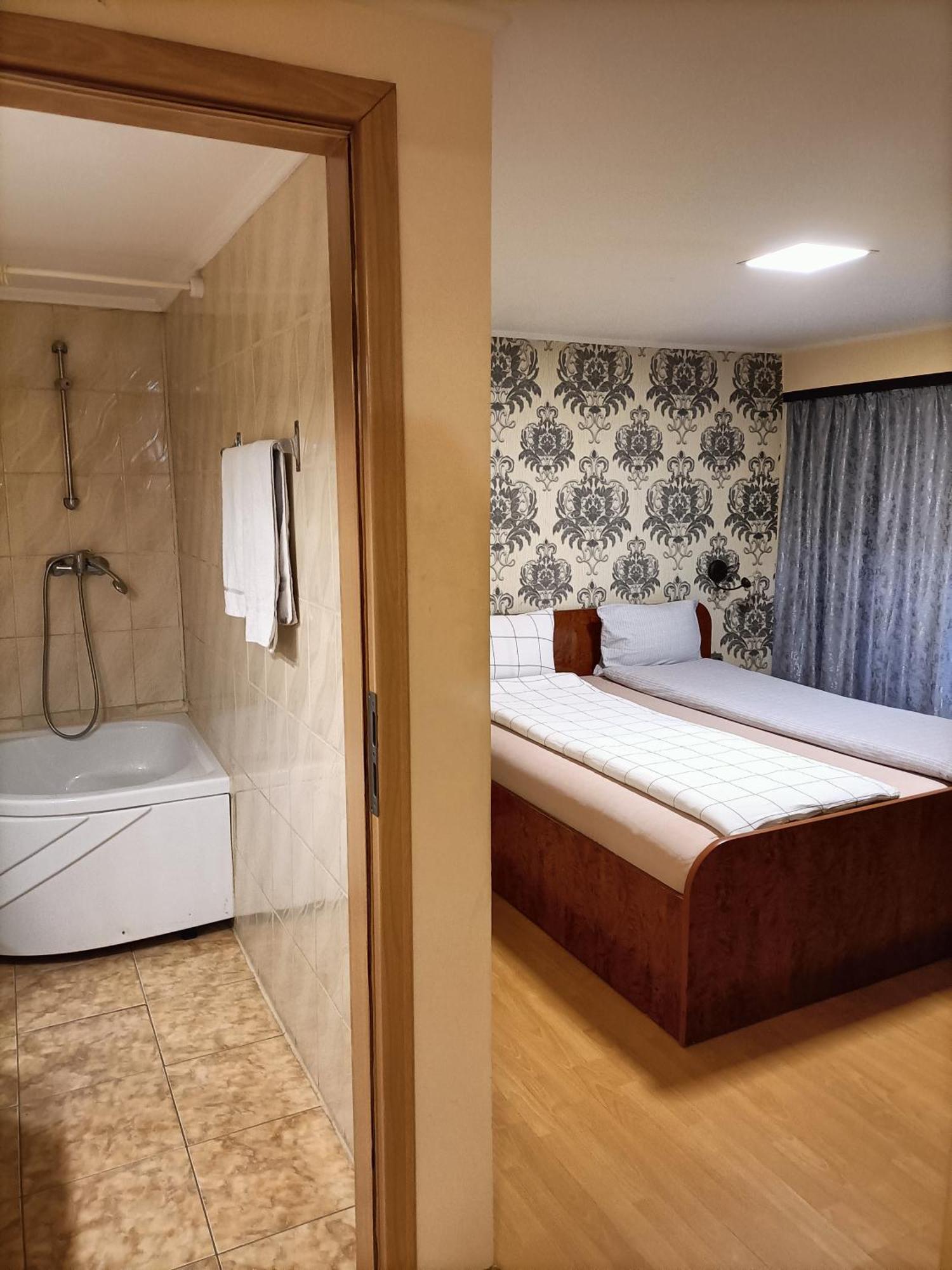 Отель Casa Heidi Тимишоара Экстерьер фото